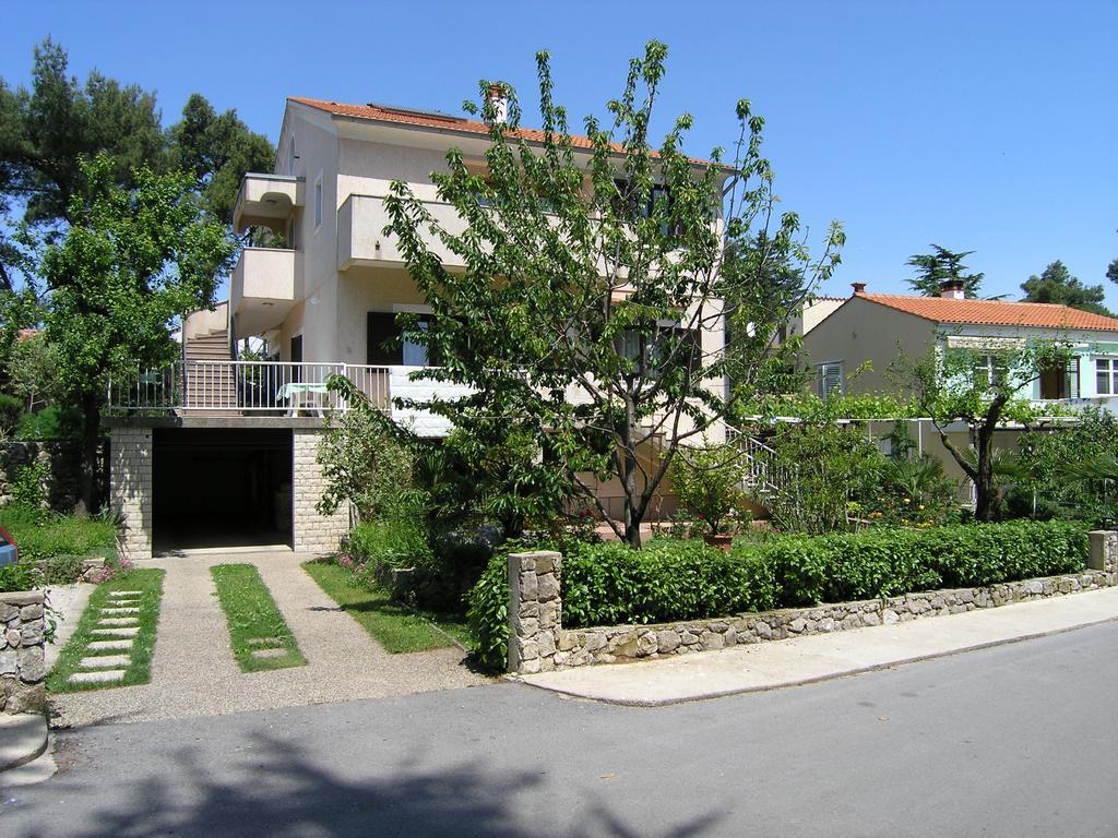 Apartments Ines Krk Town Exterior photo